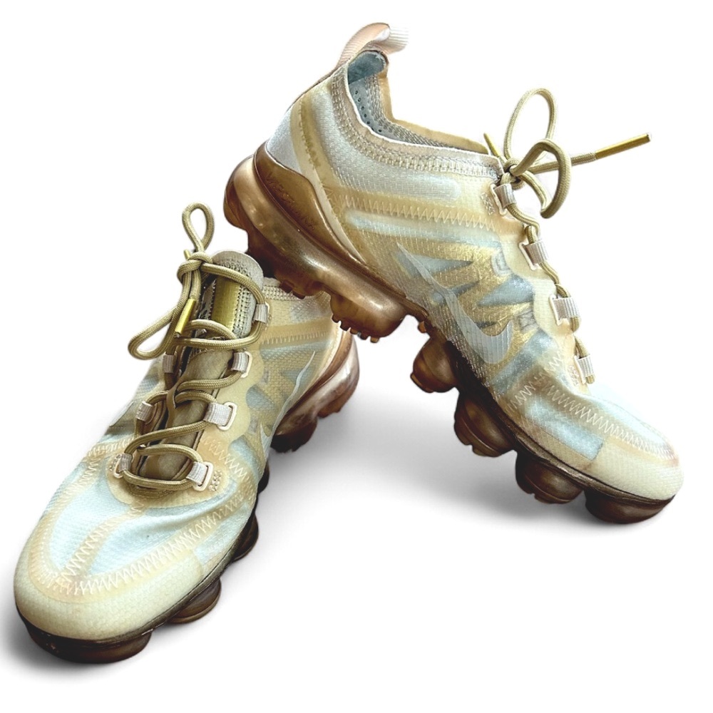 NIKE Air VaporMax 2019 Metallic Gold Sneakers Running Shoes Lightweight Size 7